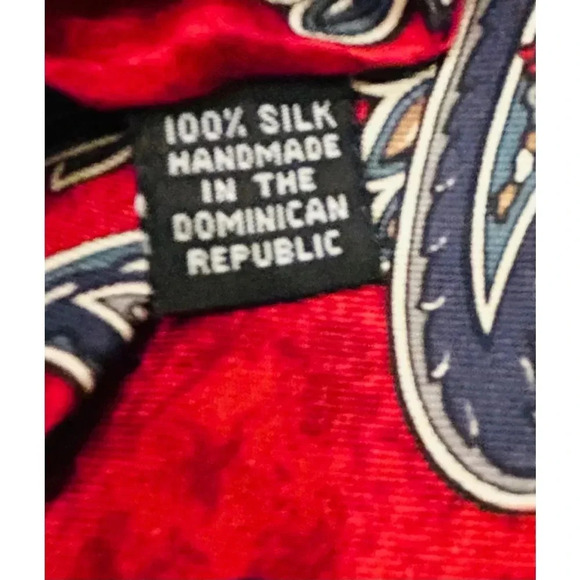 Men's Burnham Ltd Red Paisley Silk Tie
Classic handmade - Picture 3 of 4